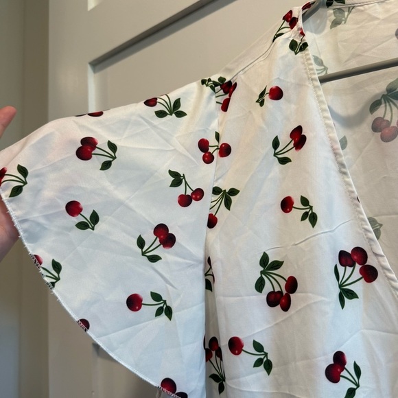 Chic Cherry Print Top - Picture 3 of 7